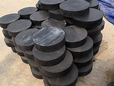 泰宁县板式橡胶支座由若干层橡胶片与薄钢板经加压硫化